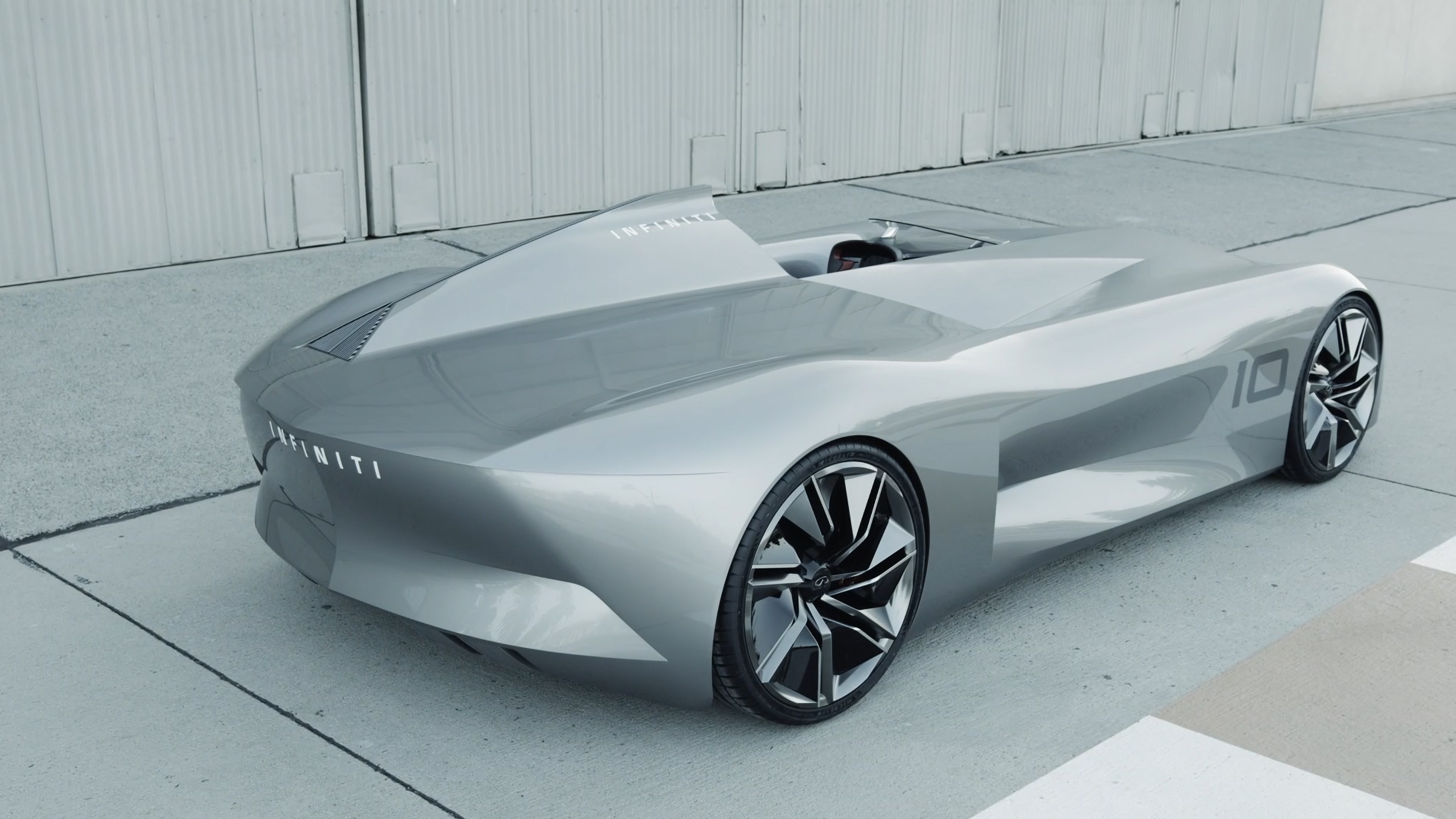 INFINITI Prototype 10コンセプトカーは、将来のINFINITI全モデル電動化のインスピレーションに